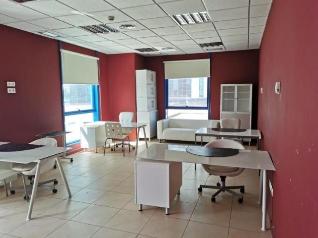 Oficina en alquiler en Distrito Norte, Sevilla