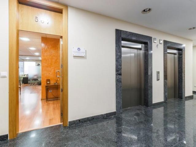 Oficina en alquiler en Sevilla, Distrito Norte