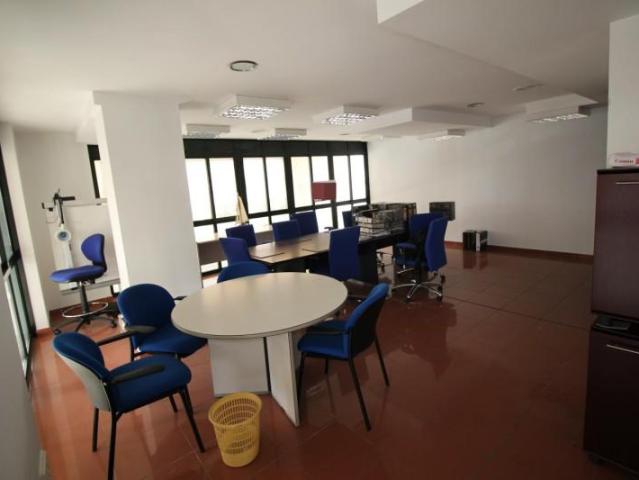 Oficina en alquiler en O Cristo da Vitoria, Vigo