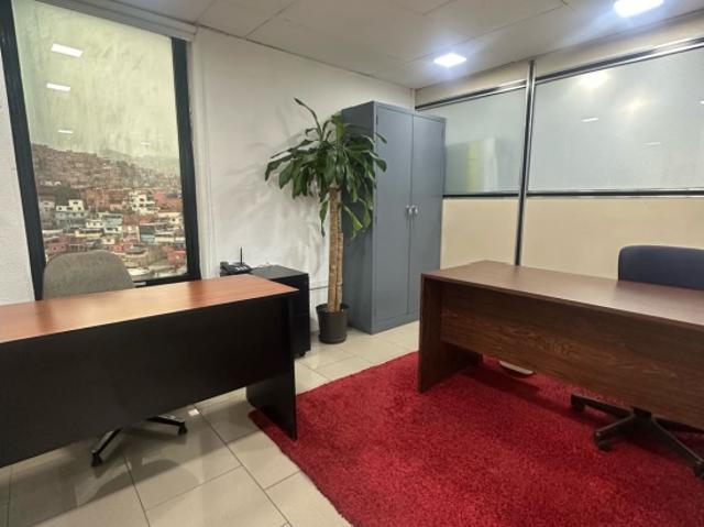 Oficina en alquiler en La Urbina, Trujillo