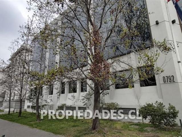 Oficina en Arriendo en Av. Santa María / Calle del Arzobispo