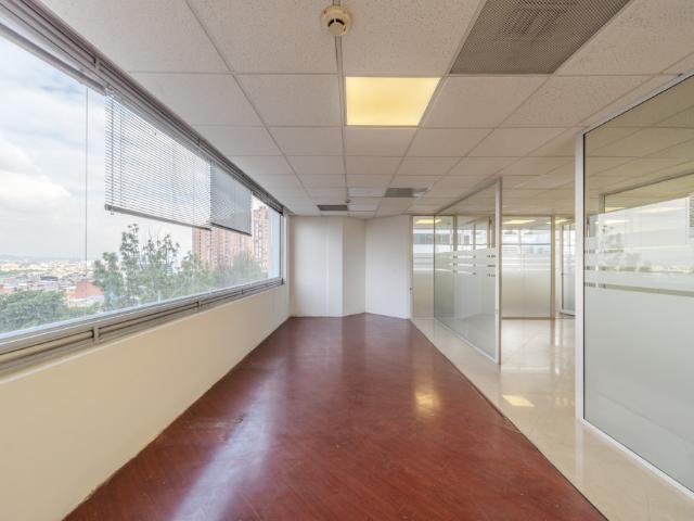 Oficina En Arriendo En Bogota En Barrancas A217607