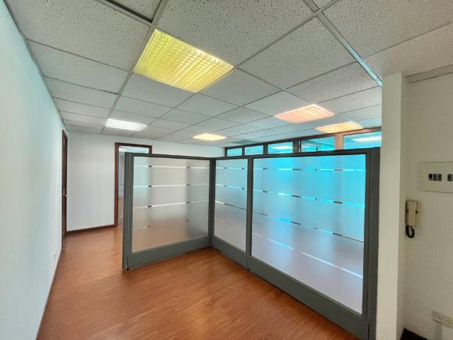 Oficina En Arriendo En Bogota En Santa Barbara Occidental A214249