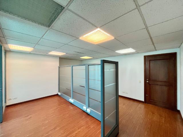 Oficina En Arriendo En Bogota En Santa Barbara Occidental A214249