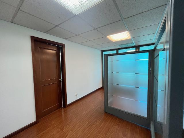 Oficina En Arriendo En Bogota En Santa Barbara Occidental A214249