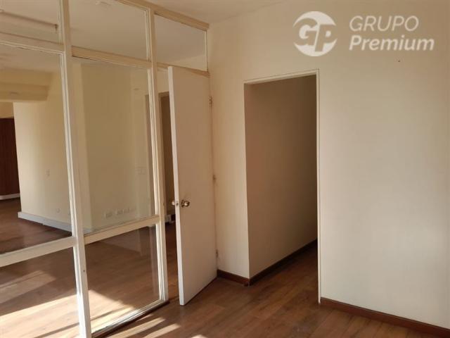 Oficina en Arriendo en matias cousiño con moneda