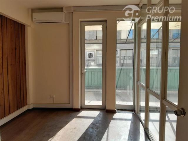 Oficina en Arriendo en matias cousiño con moneda