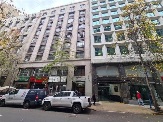 Oficina en Arriendo en Metro Moneda o U. de Chile