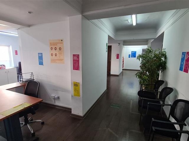 Oficina en Arriendo en Metro Moneda o U. de Chile