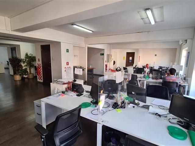 Oficina en Arriendo en Metro Moneda o U. de Chile