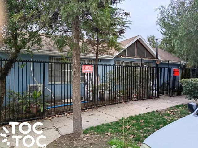 Oficina en arriendo en La Aurora, Metropolitana