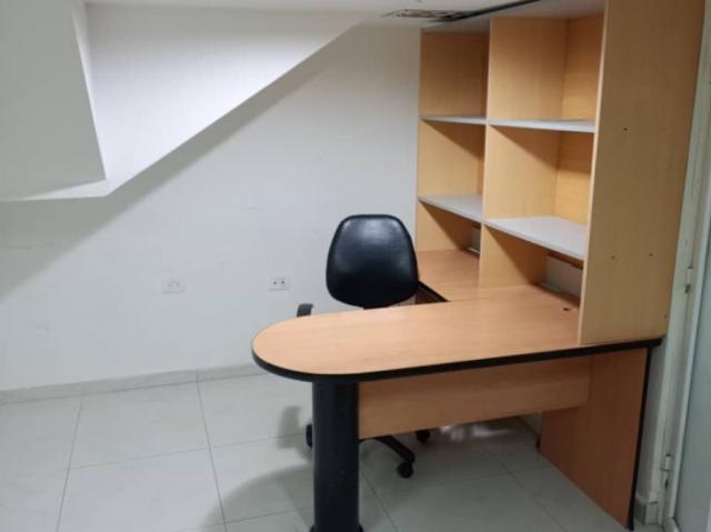Oficina en alquiler en Girardot, Aragua