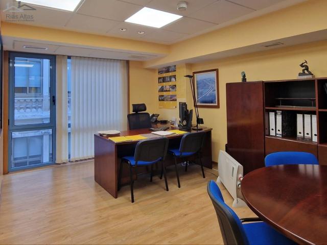 Oficina en venta en Cidade Vella, A Coruña