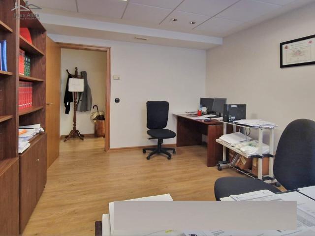 Oficina en venta en Cidade Vella, A Coruña