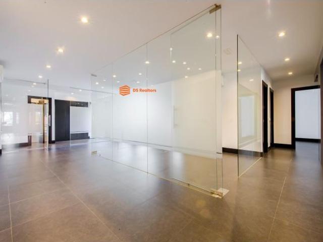 Local Comercial en alquiler en Almagro, Madrid