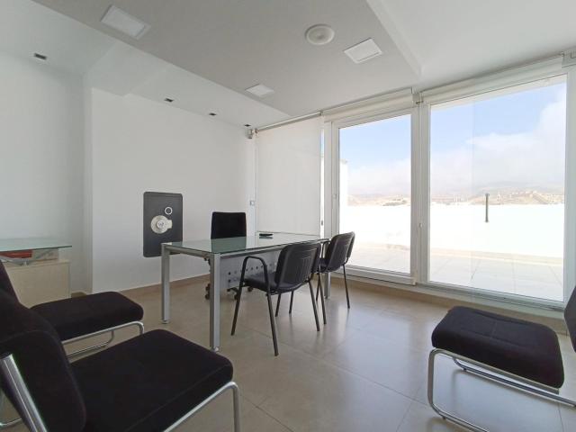 Oficina en alquiler en Oliveros, Almería