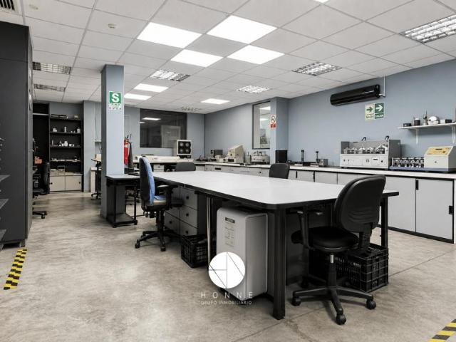 Oficina venta en Urbanización Santa Catalina, La Victoria
