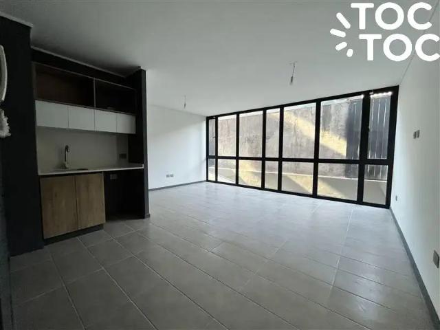 Oficina en arriendo en Tarapacá, Metropolitana