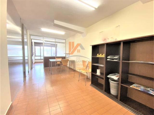 Oficina en venta en Santiago De Compostela, Cornes