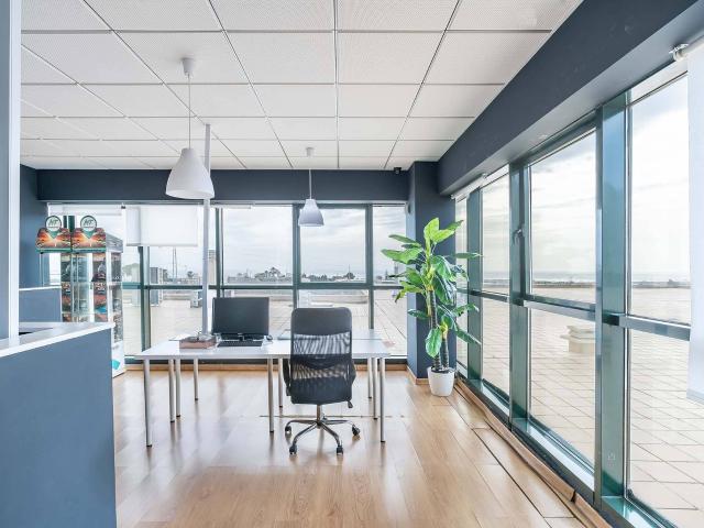 Oficina en venta en Roquetas De Mar