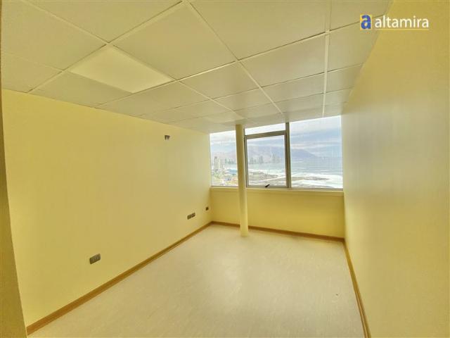 Oficina en Venta en Edificio Centro Medico Iquique Consulta 804