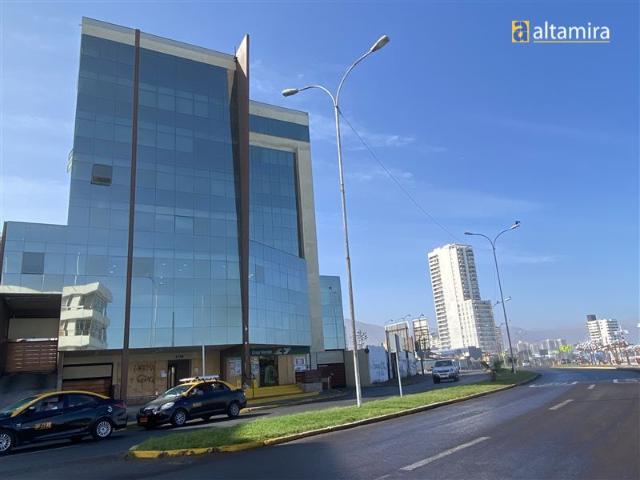 Oficina en Venta en Edificio Centro Medico Iquique Consulta 806