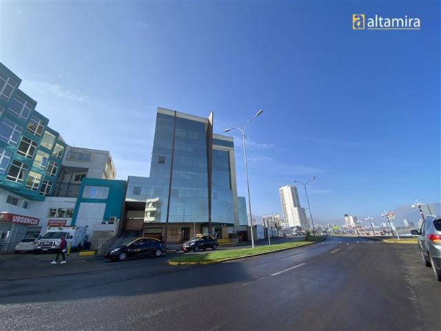 Oficina en Venta en Edificio Centro Medico Iquique Consulta 806