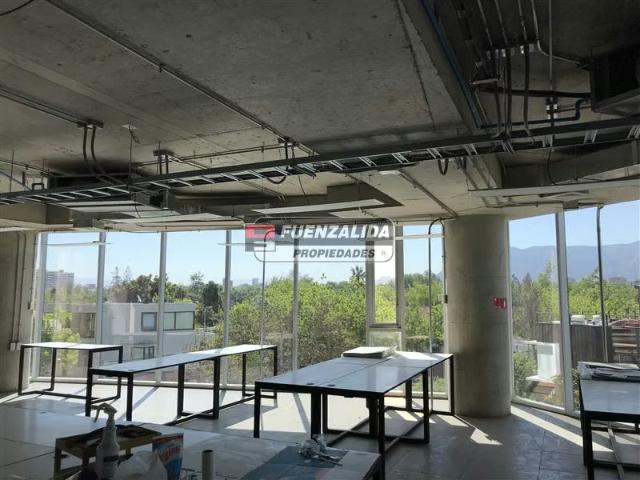 Oficina en venta en Los Dominicos, Santiago