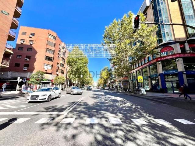 Oficina en venta en Tetuán, Madrid