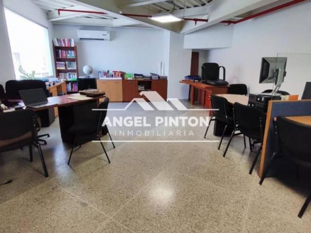 Oficina en venta en Cacique Mara, Maracaibo