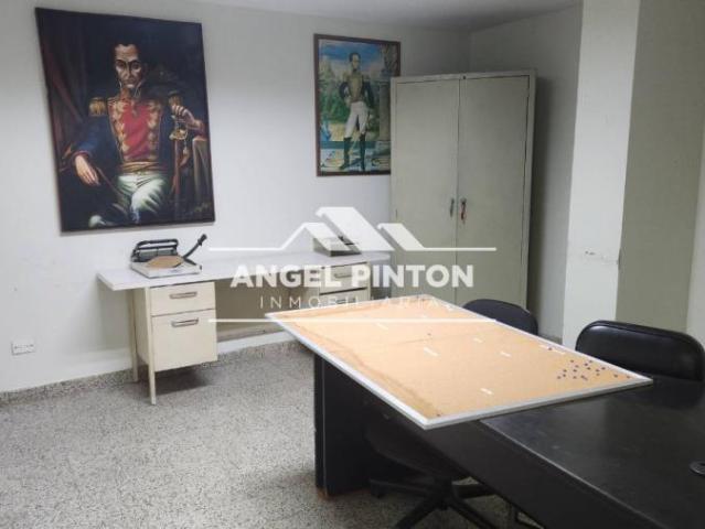 Oficina en venta en Cacique Mara, Maracaibo