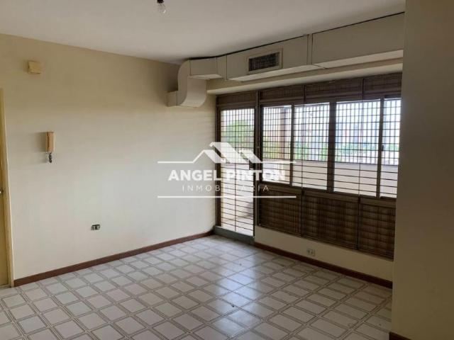 Oficina en venta en Cacique Mara, Maracaibo