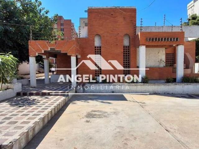 Oficina en venta en Cacique Mara, Maracaibo