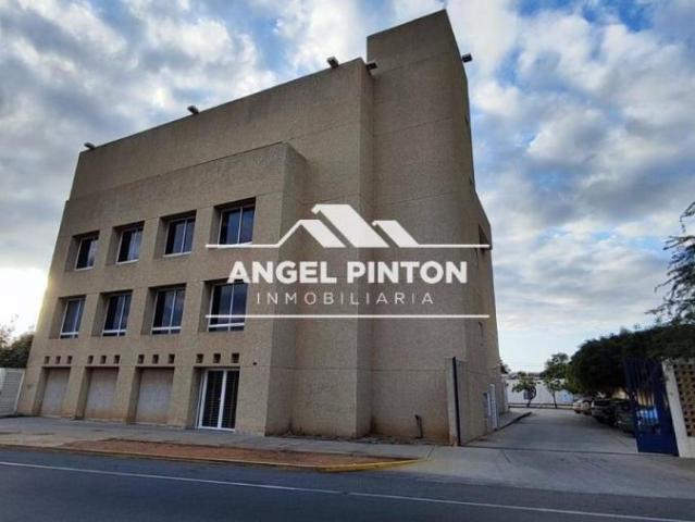 Oficina en venta en Cacique Mara, Maracaibo