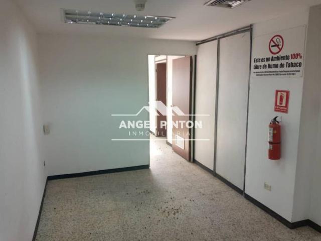 Oficina en venta en Cacique Mara, Maracaibo