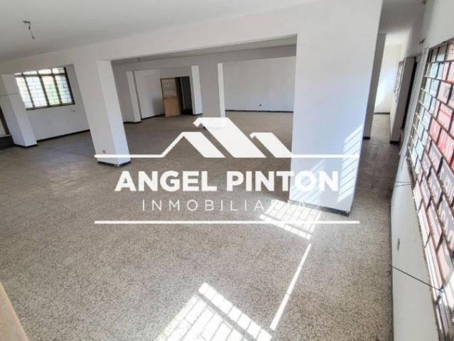 Oficina en venta en Cacique Mara, Maracaibo