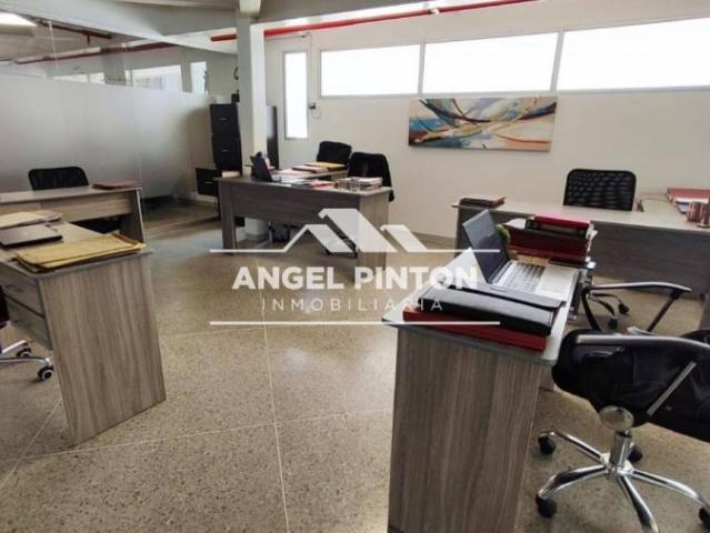 Oficina en venta en Cacique Mara, Maracaibo