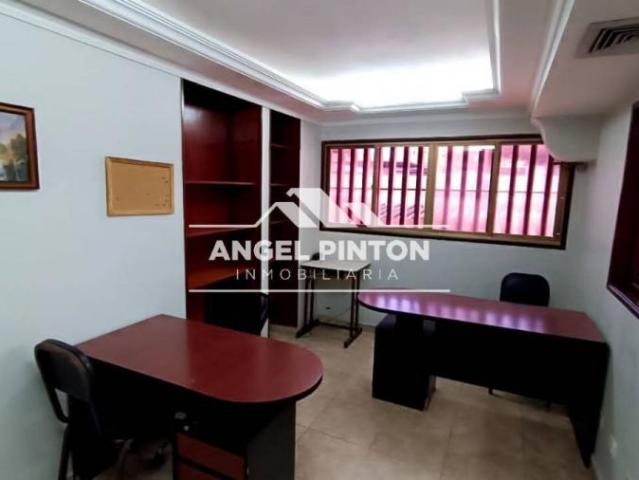 Oficina en venta en Cacique Mara, Maracaibo