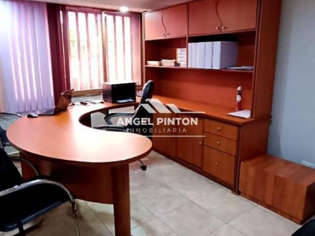 Oficina en venta en Cacique Mara, Maracaibo