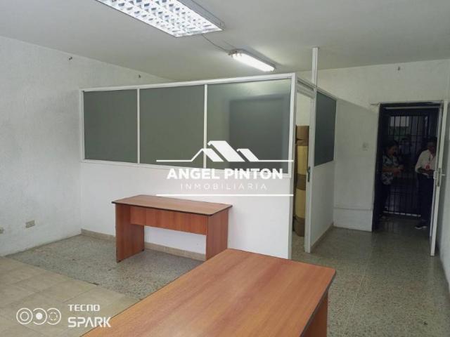 Oficina en venta en Cacique Mara, Maracaibo
