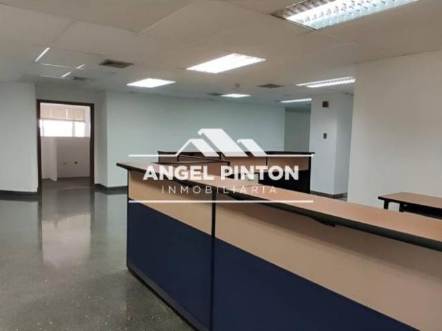 Oficina en venta en Cacique Mara, Maracaibo