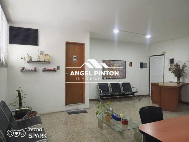 Oficina en venta en Cacique Mara, Maracaibo