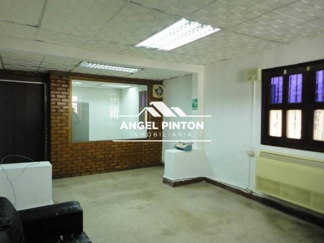 Oficina en venta en Cacique Mara, Maracaibo