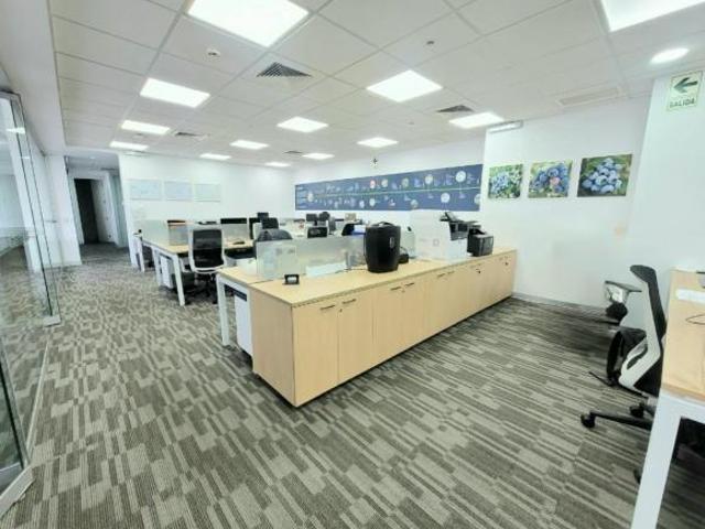 OFICINA EN VENTA EN MIRAFLORES 200m2 + 9 Coch + 2 Dep
