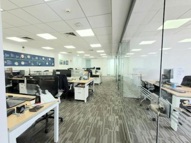 OFICINA EN VENTA EN MIRAFLORES 200m2 + 9 Coch + 2 Dep