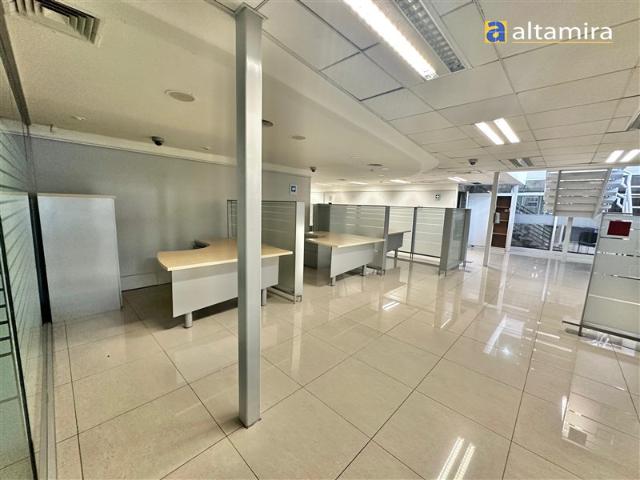 Oficina en Venta en OPORTUNIDAD – CONDICIONES ESPECIALES DE FINANCIAMIENTO BANCA PROPIEDADES BANCO SANTANDER Local Oficinas Centro Financiero Iquique calle Tarapacá Cod. BS 31