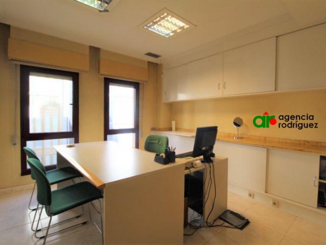 Oficina en venta en Oviedo, Asturias