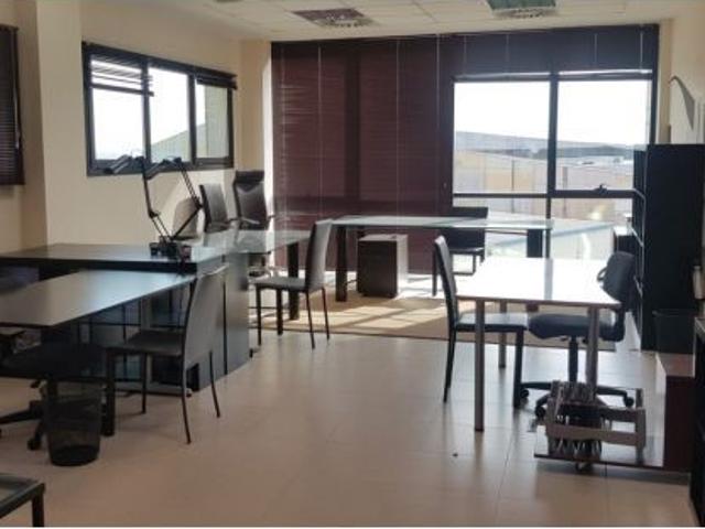 Local Comercial en venta en Tomares, Andalucía