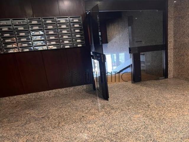 Local Comercial en venta en O Berbés, Vigo