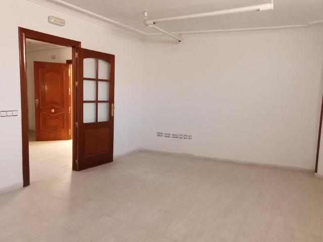 Oficina en venta en Linares, Andalucía